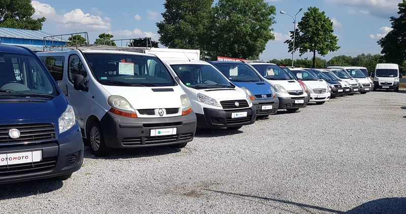 Renault Trafic cena 31800 przebieg: 259000, rok produkcji 2006 z Chmielnik małe 172